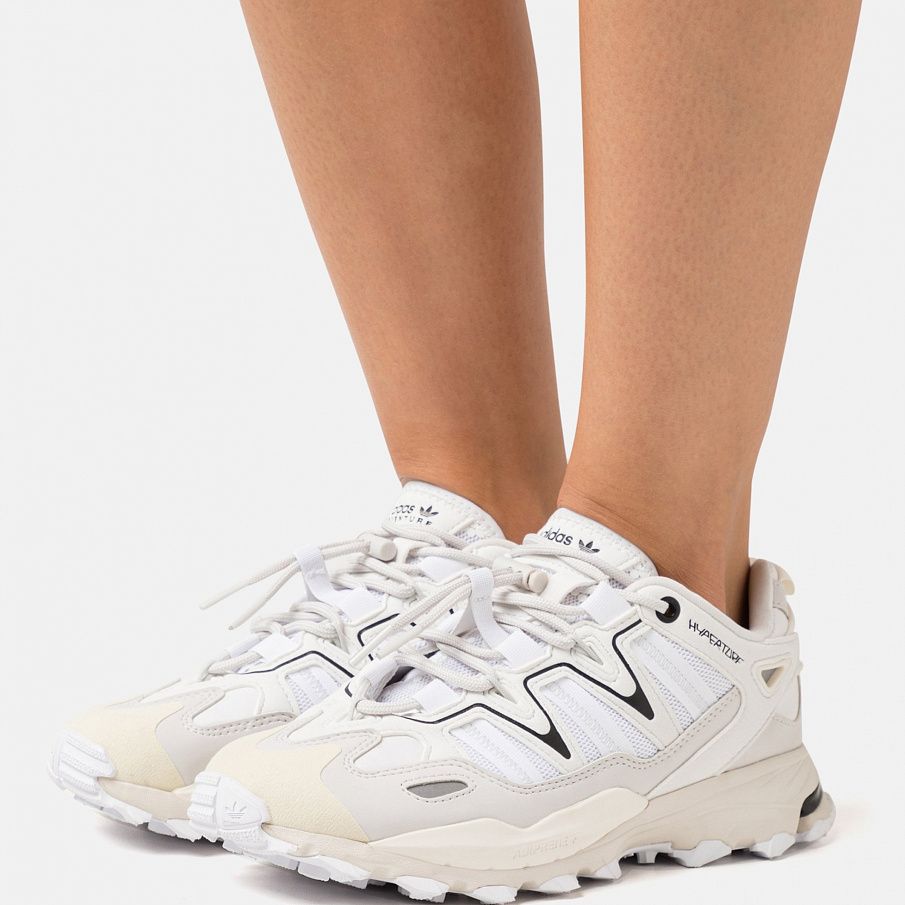 Фото № 2 с приближением к товару «‎Adidas Hyperturf »