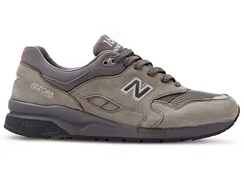 New Balance 1600