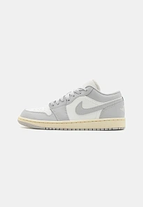 Фото № 1 с приближением к товару «‎AIR JORDAN 1 LOW»