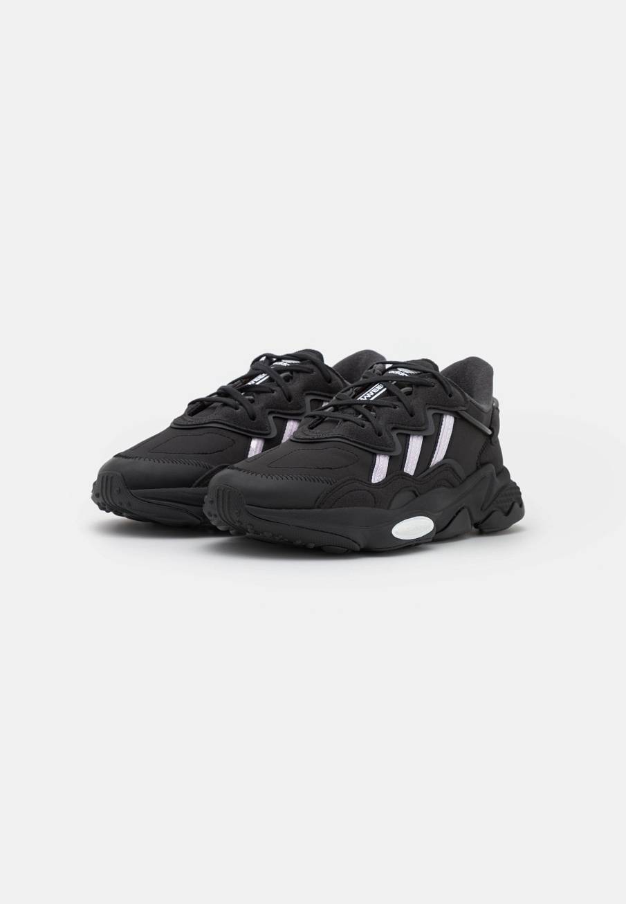Фото № 3 с приближением к товару «‎Adidas Ozweego »