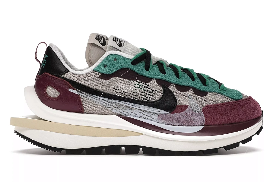 Фото № 1 с приближением к товару «‎Nike Vaporwaffle sacai Villain Red Neptune Green»