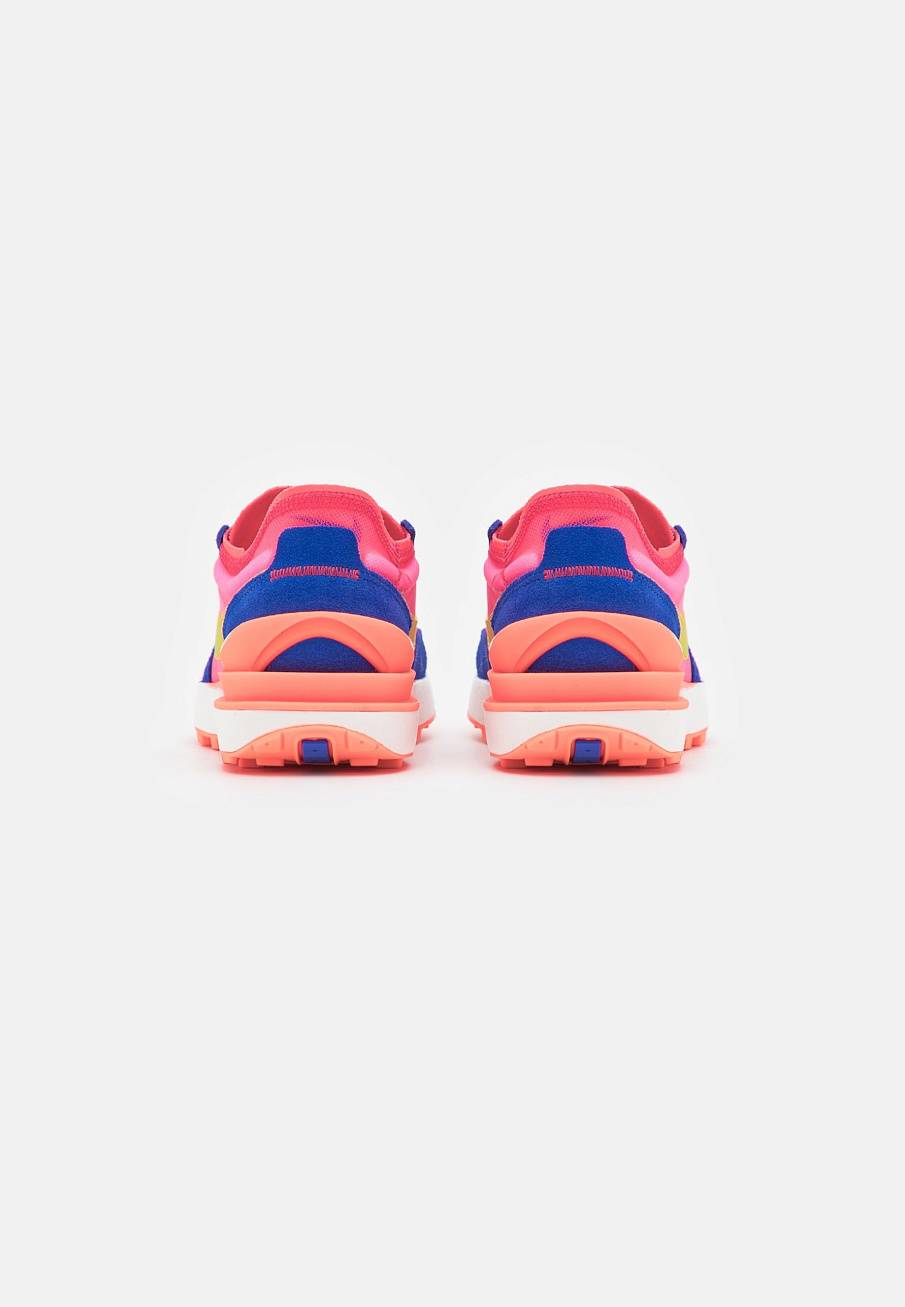 Фото № 4 с приближением к товару «‎Nike Waffle One »