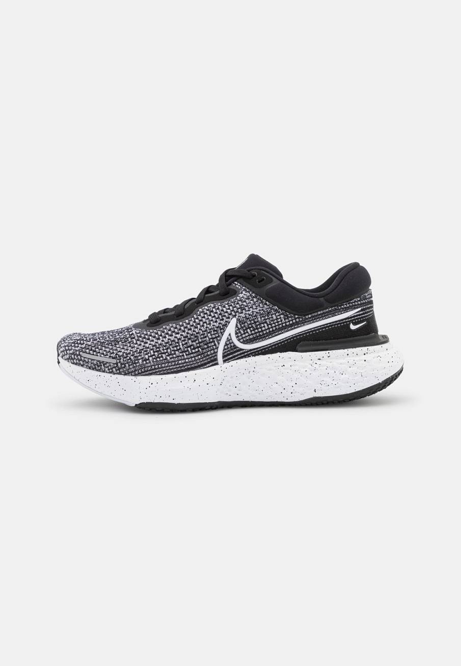 Фото № 1 с приближением к товару «‎Nike Zoomx Invincible»