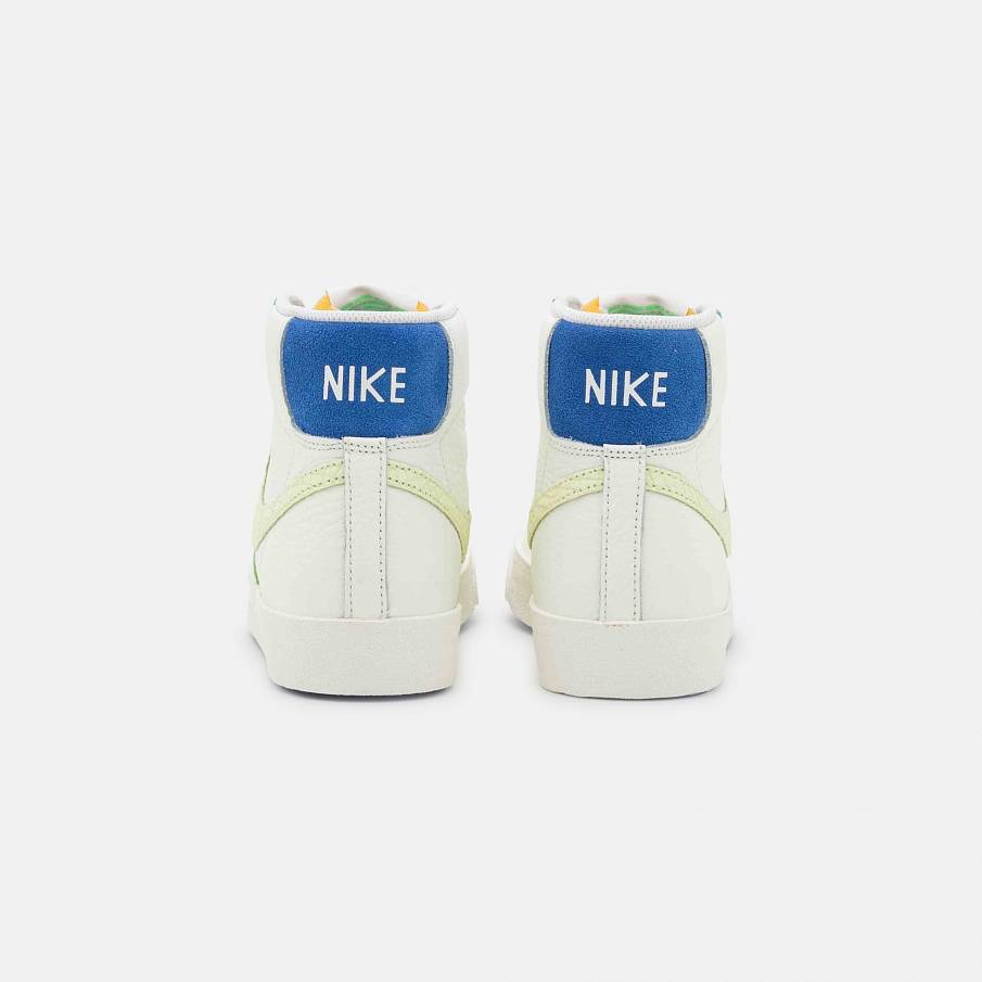 Фото № 4 с приближением к товару «‎Nike Blazer 77 »