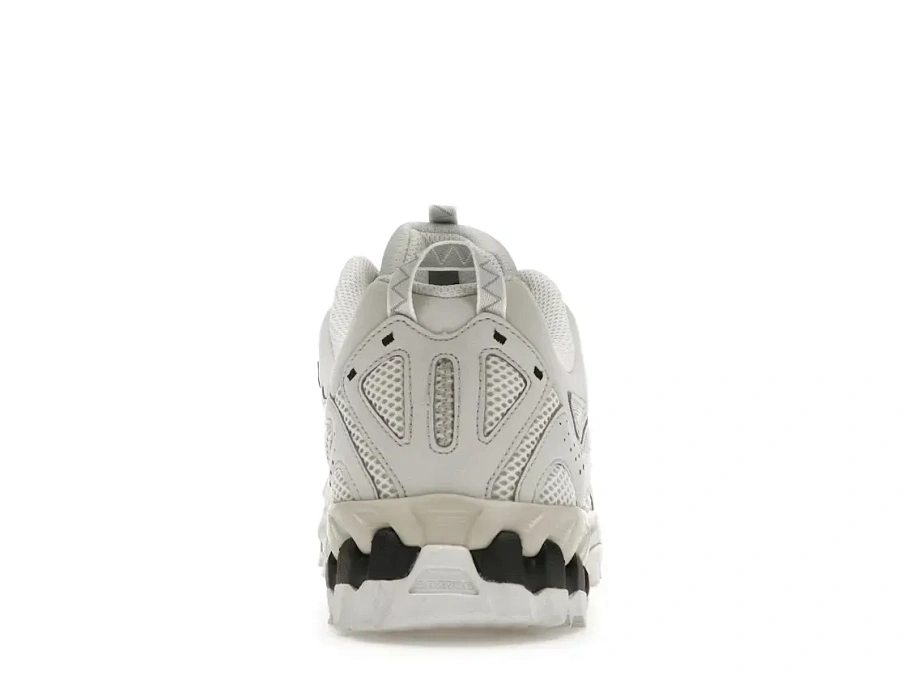 Фото № 4 с приближением к товару «‎New Balance 610»