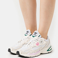Фото № 1 с приближением к товару «‎Adidas Astir W »