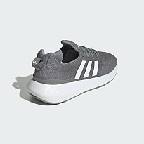 Фото № 4 с приближением к товару «‎Adidas »