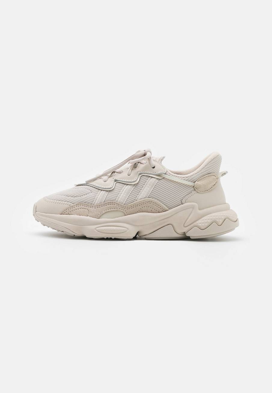 Фото № 1 с приближением к товару «‎Adidas Ozweego »