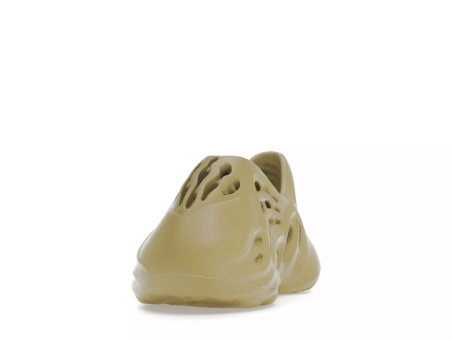 Фото № 4 с приближением к товару «‎adidas Yeezy Foam RNNR Sulfur (Infants)»