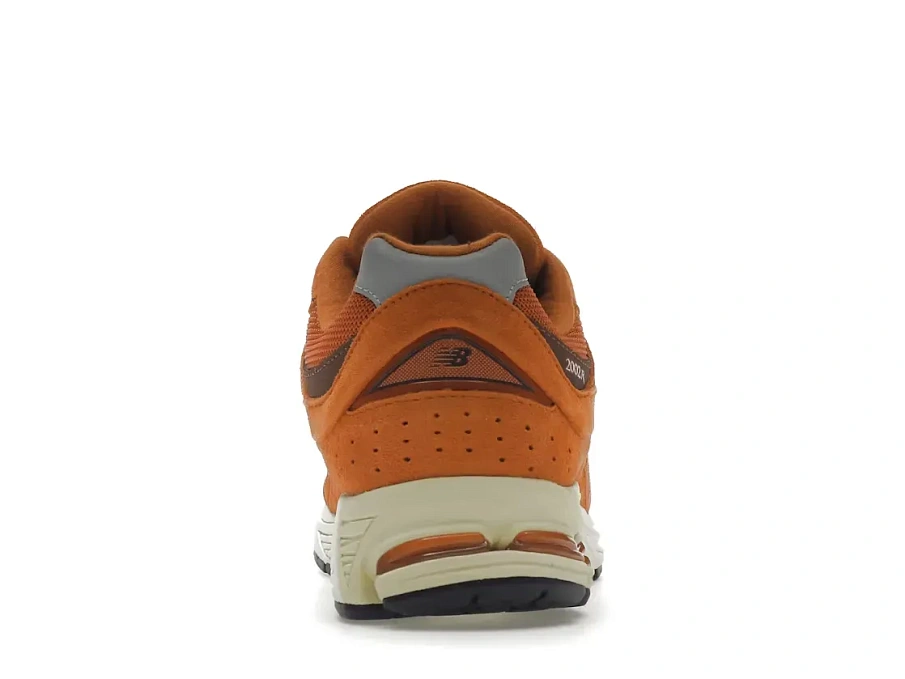 Фото № 4 с приближением к товару «‎New Balance 2002R»