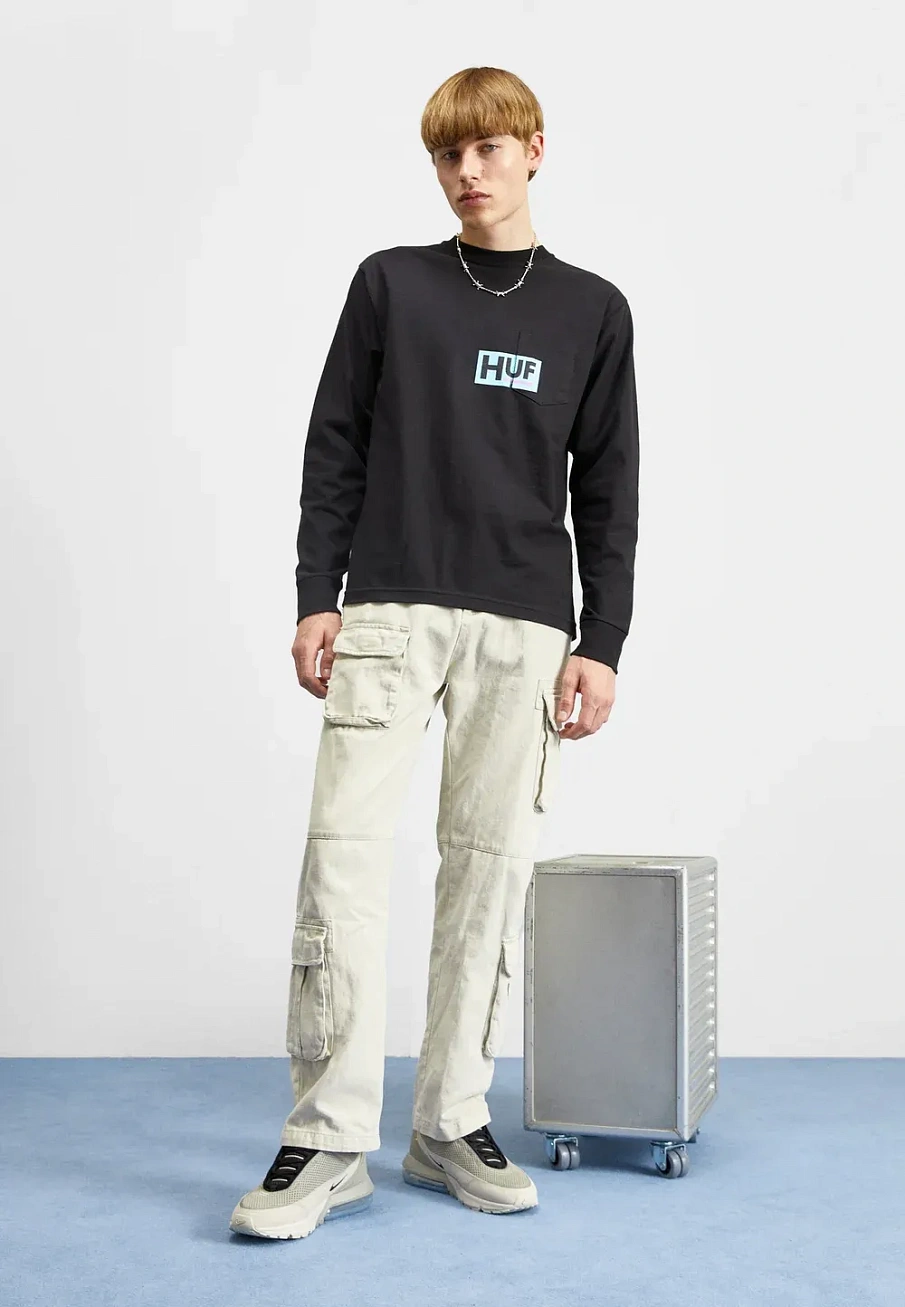 Фото № 3 с приближением к товару «‎NIKE AIR MAX PULSE»