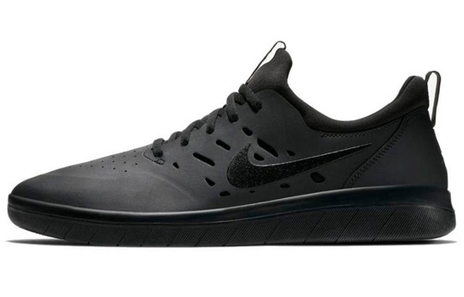 Фото № 1 с приближением к товару «‎Nike SB Nyjah Free Low-Top Sneakers Black»