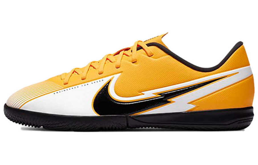 Фото № 1 с приближением к товару «‎Nike Jr. Mercurial Vapor 13 Academy IC Kids BlackYellow»