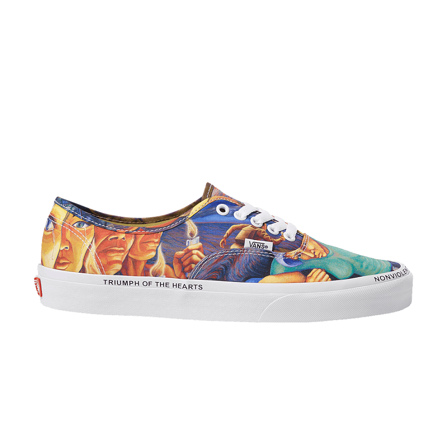 Фото № 1 с приближением к товару «‎MOCA x Vans Authentic Judy Baca: Triumph of the Hearts»