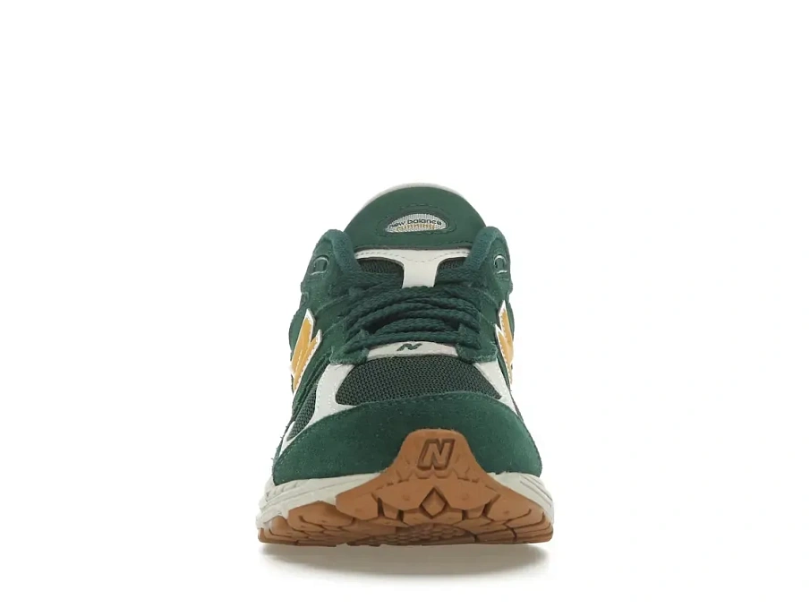 Фото № 2 с приближением к товару «‎New Balance 2002R»