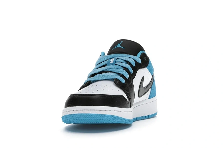 Фото № 2 с приближением к товару «‎Jordan 1 Low Laser Blue »