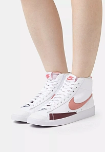 Фото № 1 с приближением к товару «‎BLAZER MID '77 NEXT NATURE»