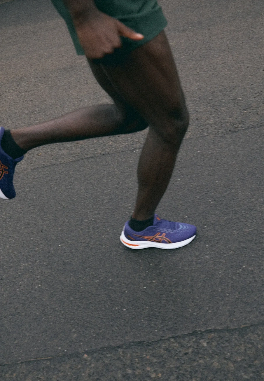Фото № 2 с приближением к товару «‎Road running shoes»