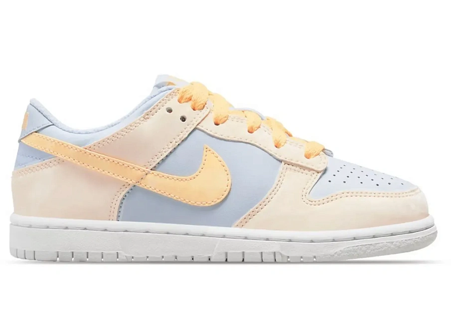 Фото № 1 с приближением к товару «‎Nike Dunk Low»