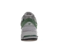 Фото № 4 с приближением к товару «‎New Balance 2002R»