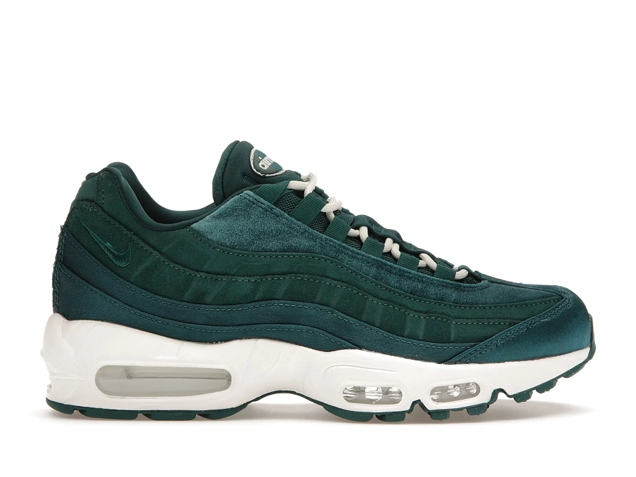 Фото № 1 с приближением к товару «‎Nike Air Max 95 Green Velvet »