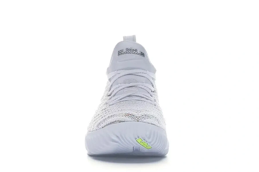 Фото № 2 с приближением к товару «‎Nike LeBron 16»