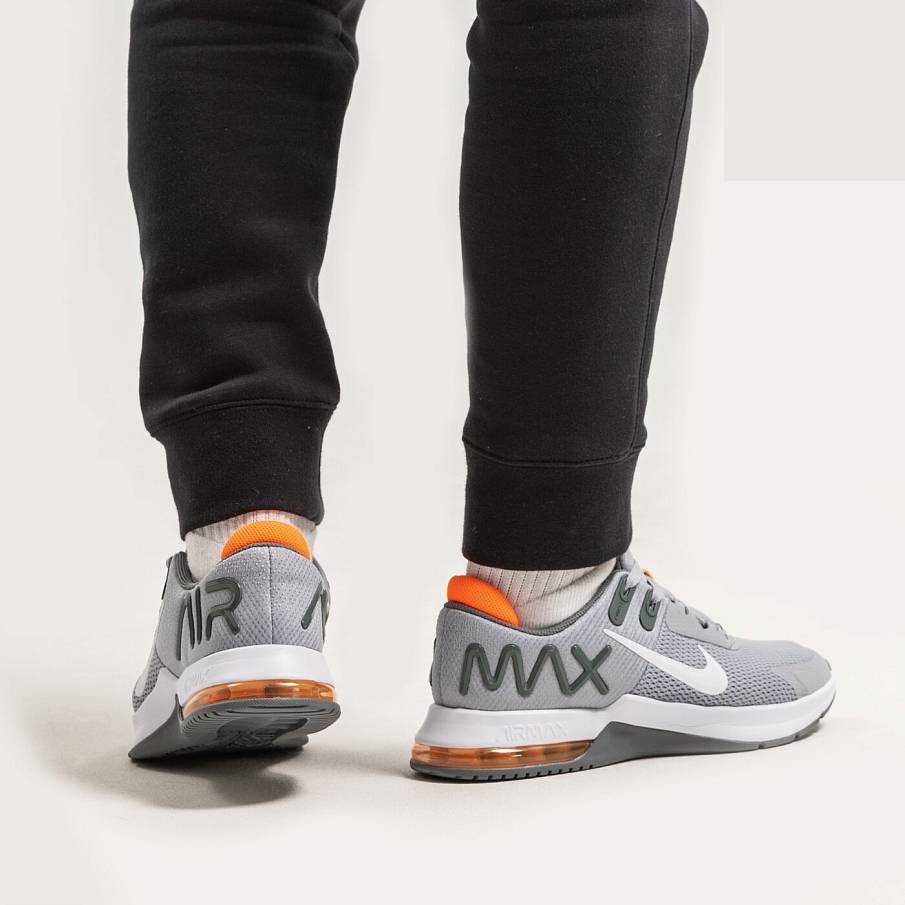 Фото № 3 с приближением к товару «‎Nike Air Max Alpha Trainer 4 Low-Top Sneakers GreyWhite»