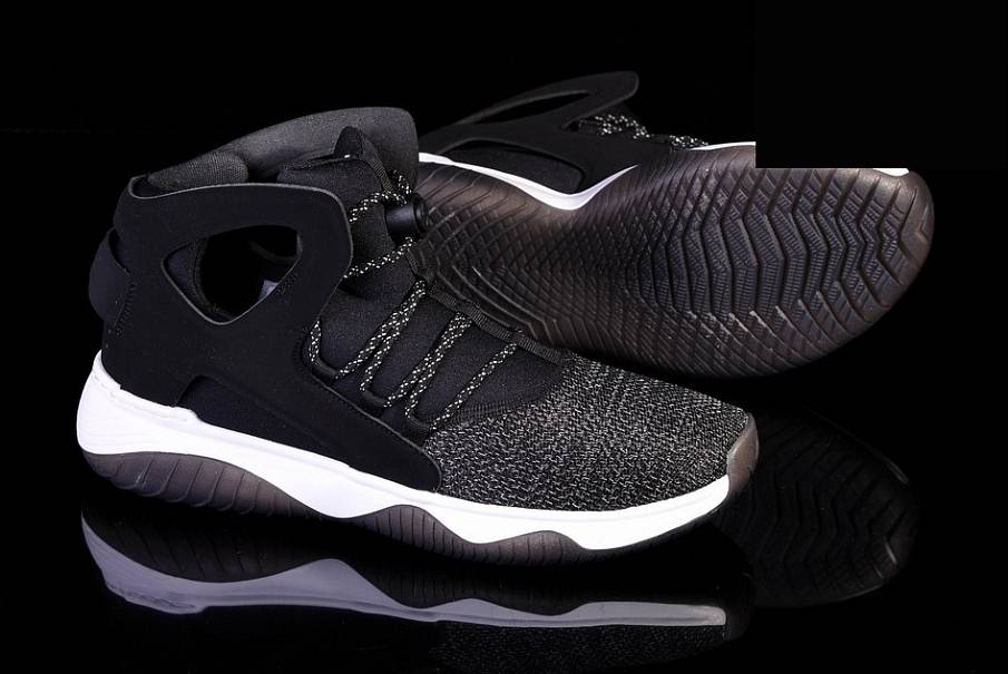 Фото № 1 с приближением к товару «‎Nike Air Flight Huarache Ultra Oreo»