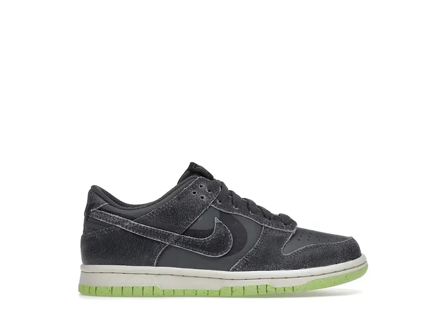 Фото № 1 с приближением к товару «‎Nike Dunk Low»