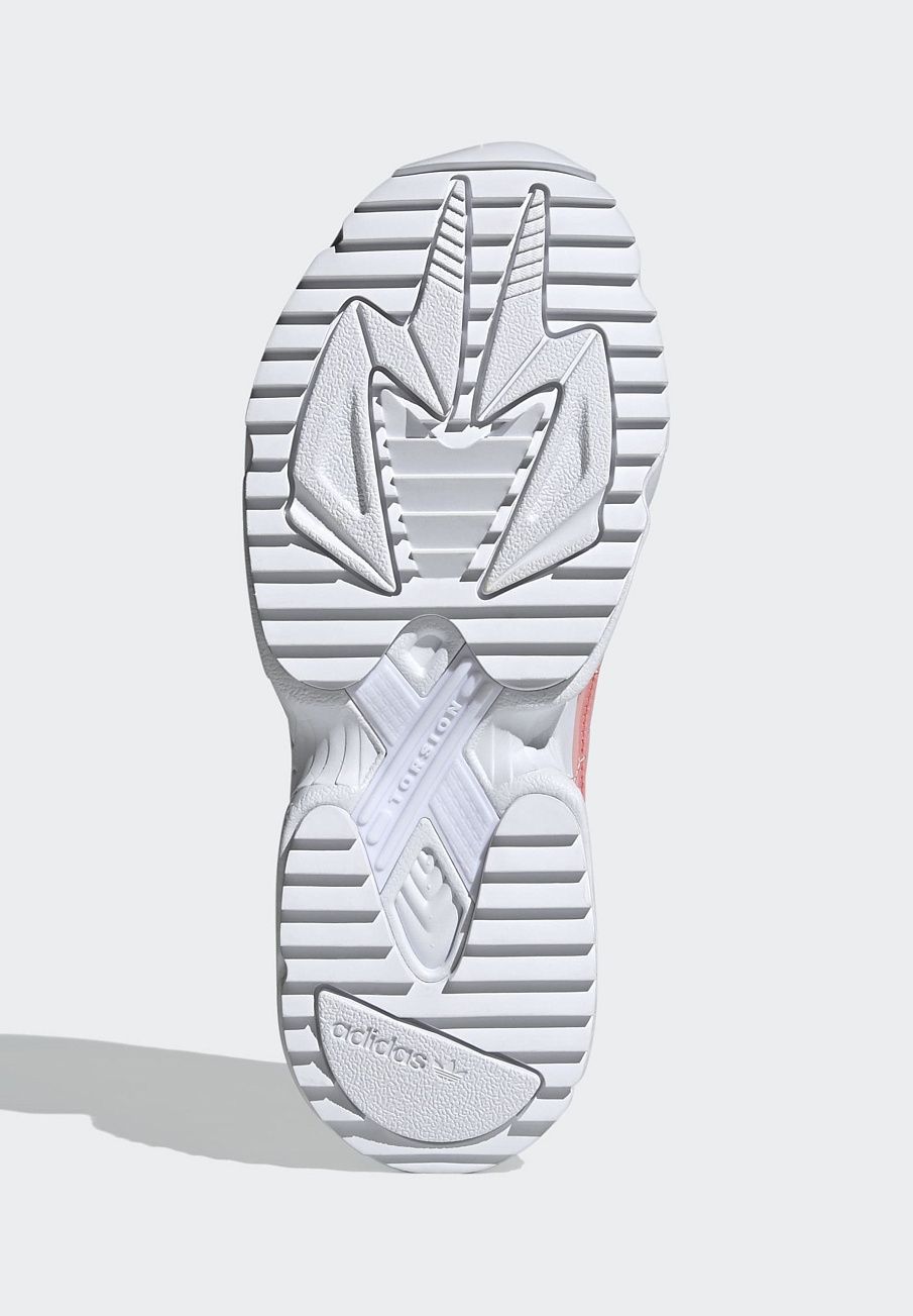 Фото № 5 с приближением к товару «‎Adidas Kiellor Shoes »