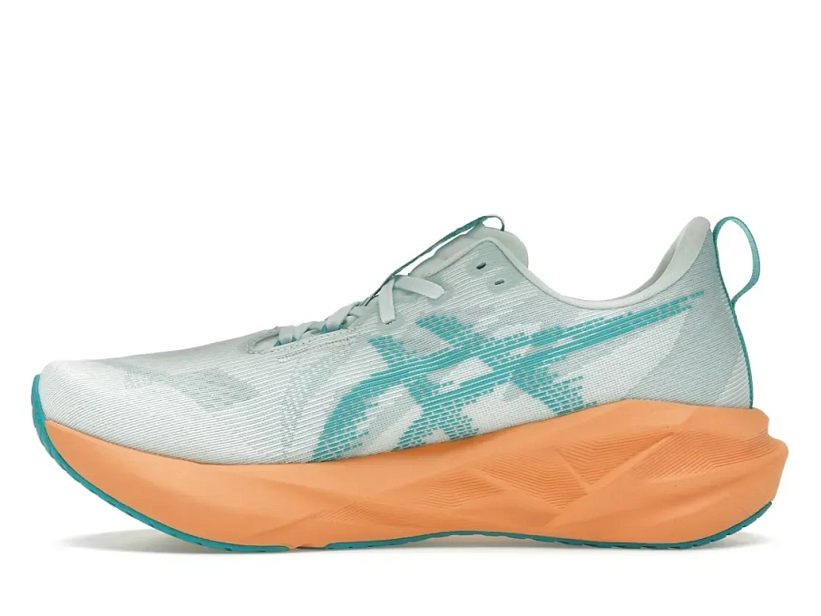 Фото № 3 с приближением к товару «‎ASICS Novablast 5»