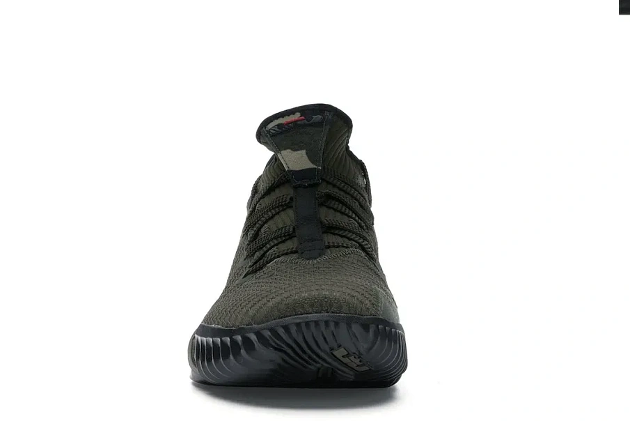 Фото № 2 с приближением к товару «‎Nike LeBron 16 Low Camo»