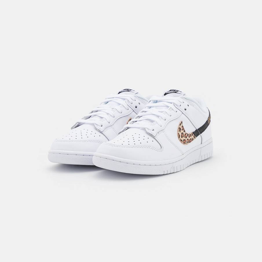Фото № 3 с приближением к товару «‎Nike Dunk »