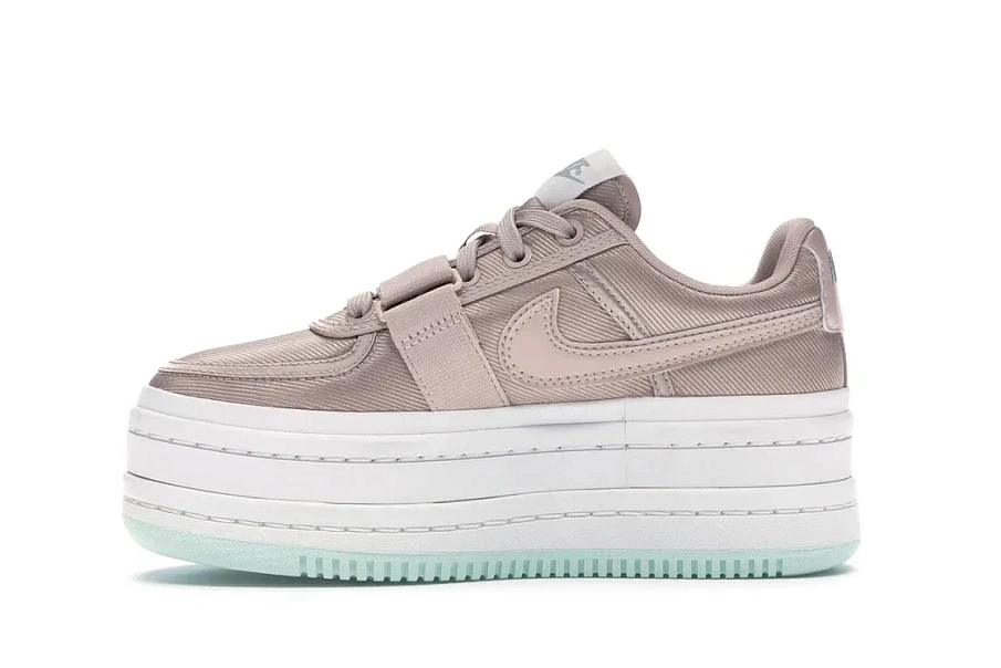 Фото № 3 с приближением к товару «‎Nike Vandal 2K Particle Beige »