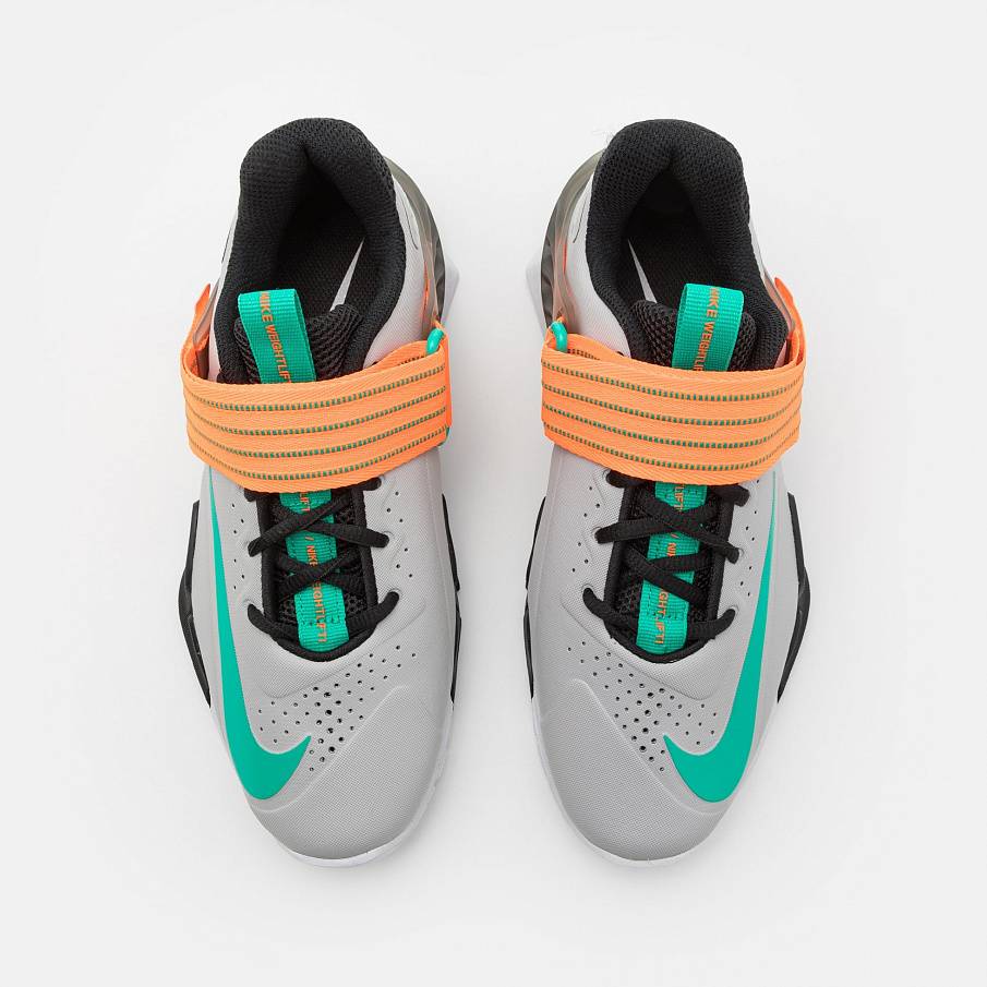 Фото № 4 с приближением к товару «‎Nike Savaleos»