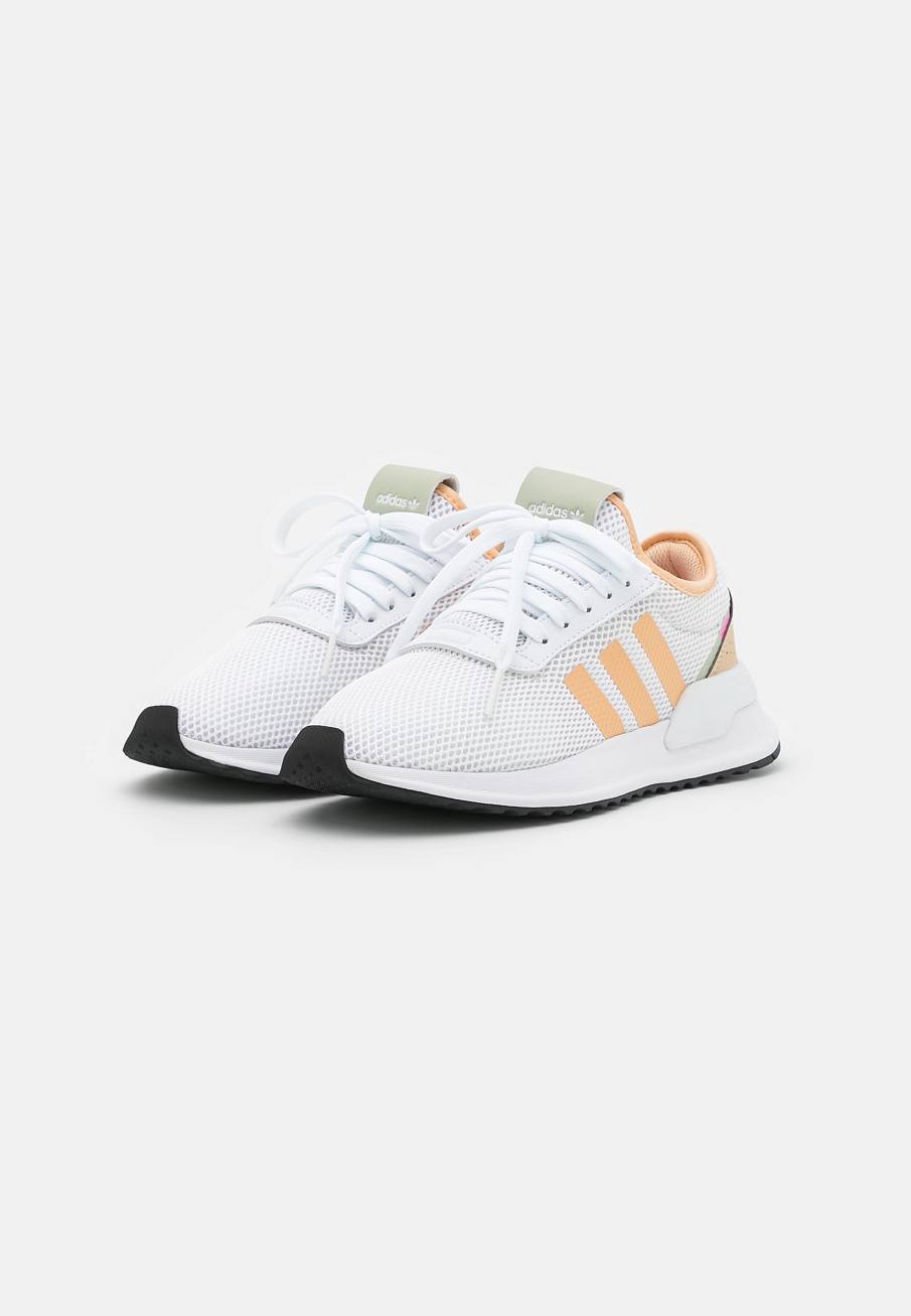 Фото № 3 с приближением к товару «‎Adidas U_path X »