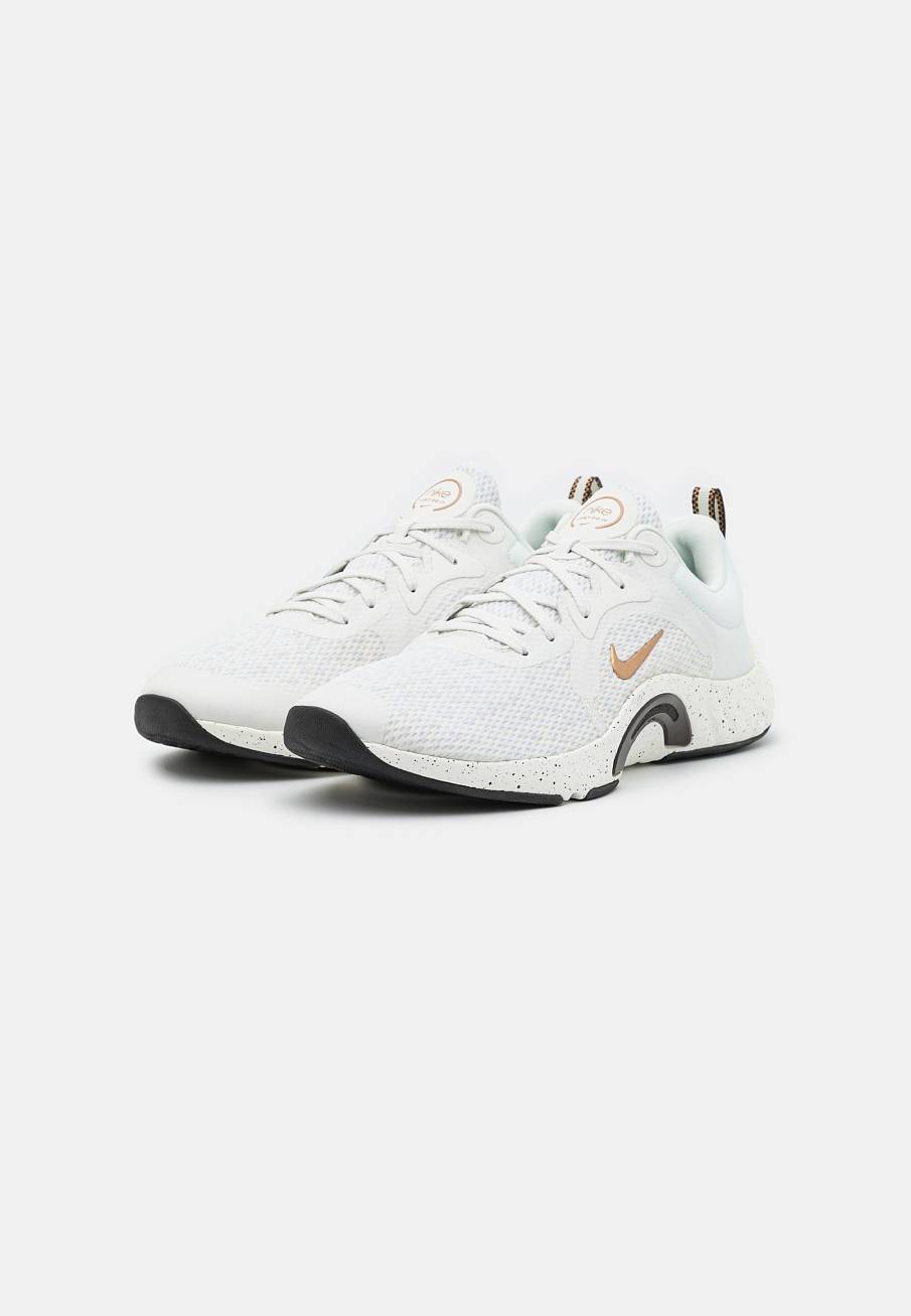 Фото № 2 с приближением к товару «‎Nike Renew In Season Tr 11 Prm»
