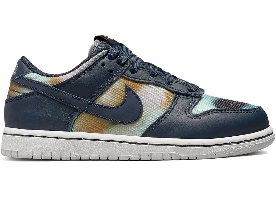 Фото № 1 с приближением к товару «‎Nike Dunk Low»