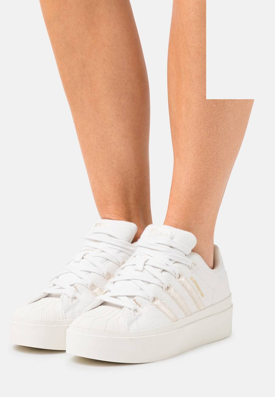 Фото № 2 с приближением к товару «‎Adidas Superstar Bonega »