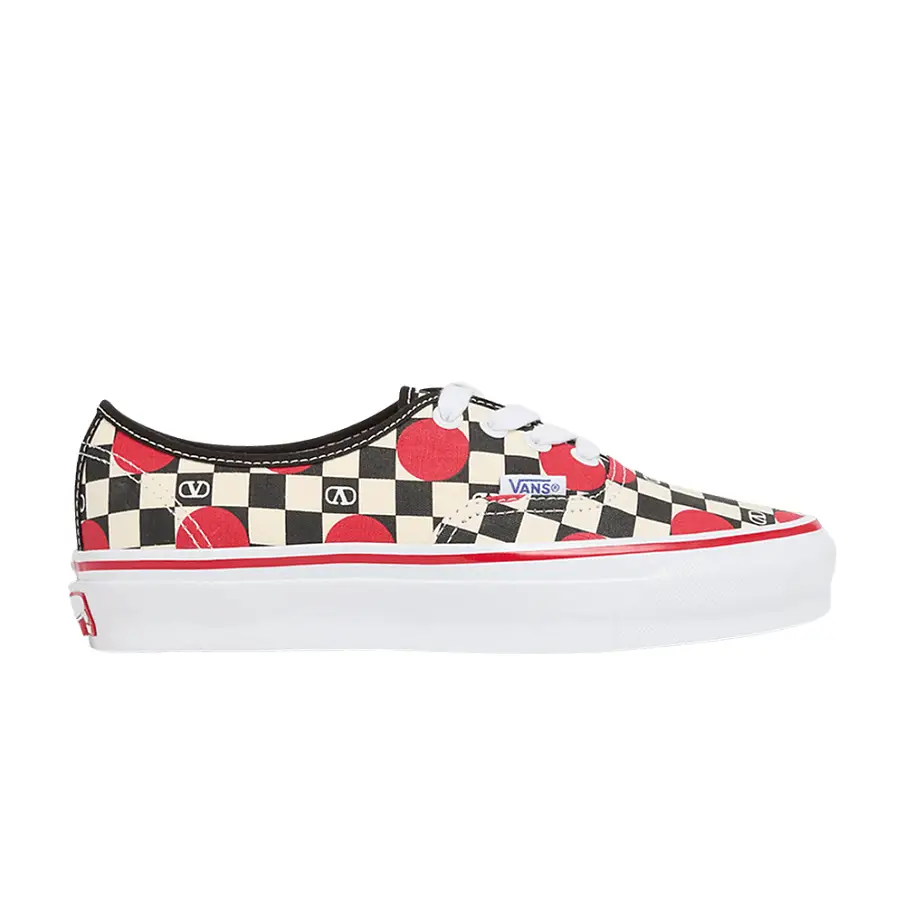 Фото № 1 с приближением к товару «‎Valentino Garavani x Vans Authentic Checkerboard Big Dots (VN000Z9AE0L)»