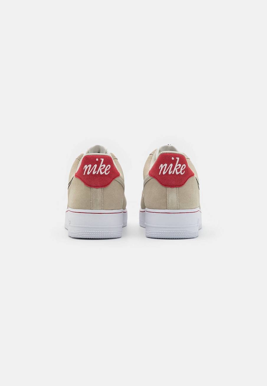 Фото № 3 с приближением к товару «‎Nike Air Force 1 ’07 »