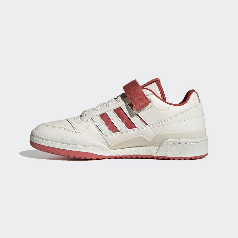 Фото № 5 с приближением к товару «‎Adidas Forum »