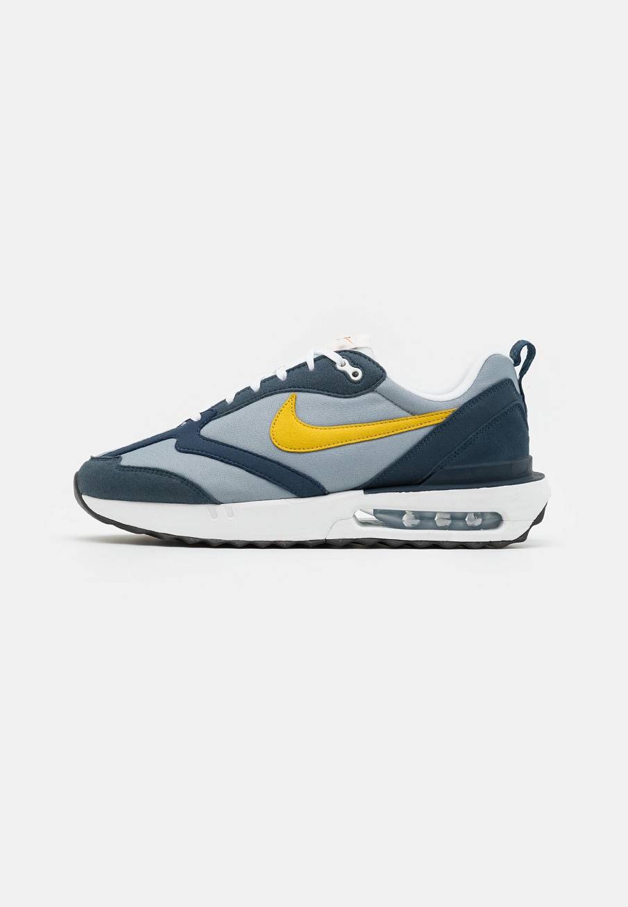 Фото № 2 с приближением к товару «‎Nike Air Max Dawn »