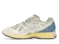 Фото № 3 с приближением к товару «‎New Balance 1906U»