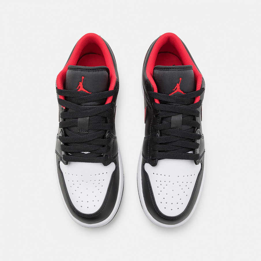 Фото № 4 с приближением к товару «‎Air Jordan 1 »