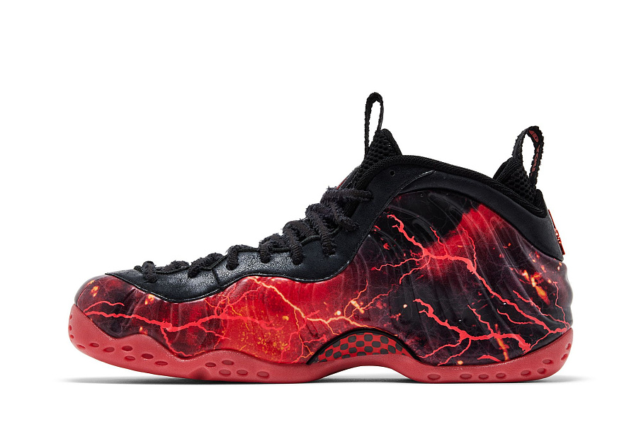 Фото № 4 с приближением к товару «‎Stranger Things x Nike Air Foamposite One Premium QS Black Bright Crimson»