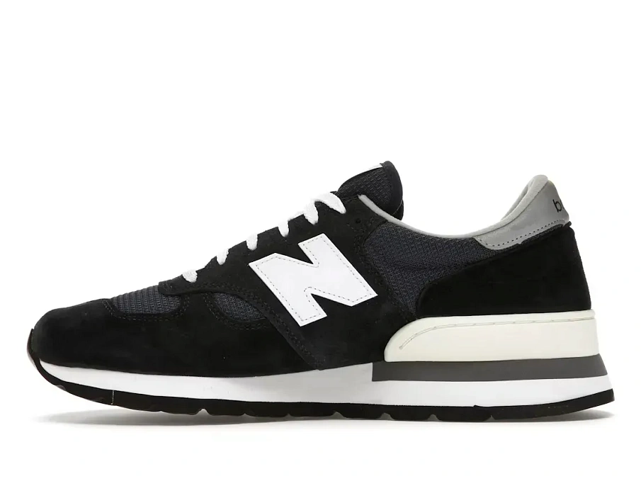 Фото № 3 с приближением к товару «‎New Balance 990»