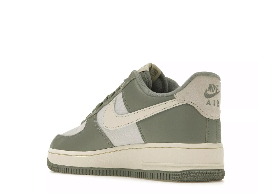 Фото № 5 с приближением к товару «‎Nike Air Force 1 Low '07 LX Mica Green Coconut Milk»