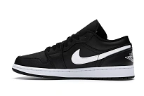 Фото № 4 с приближением к товару «‎Jordan 1 Low Black White »