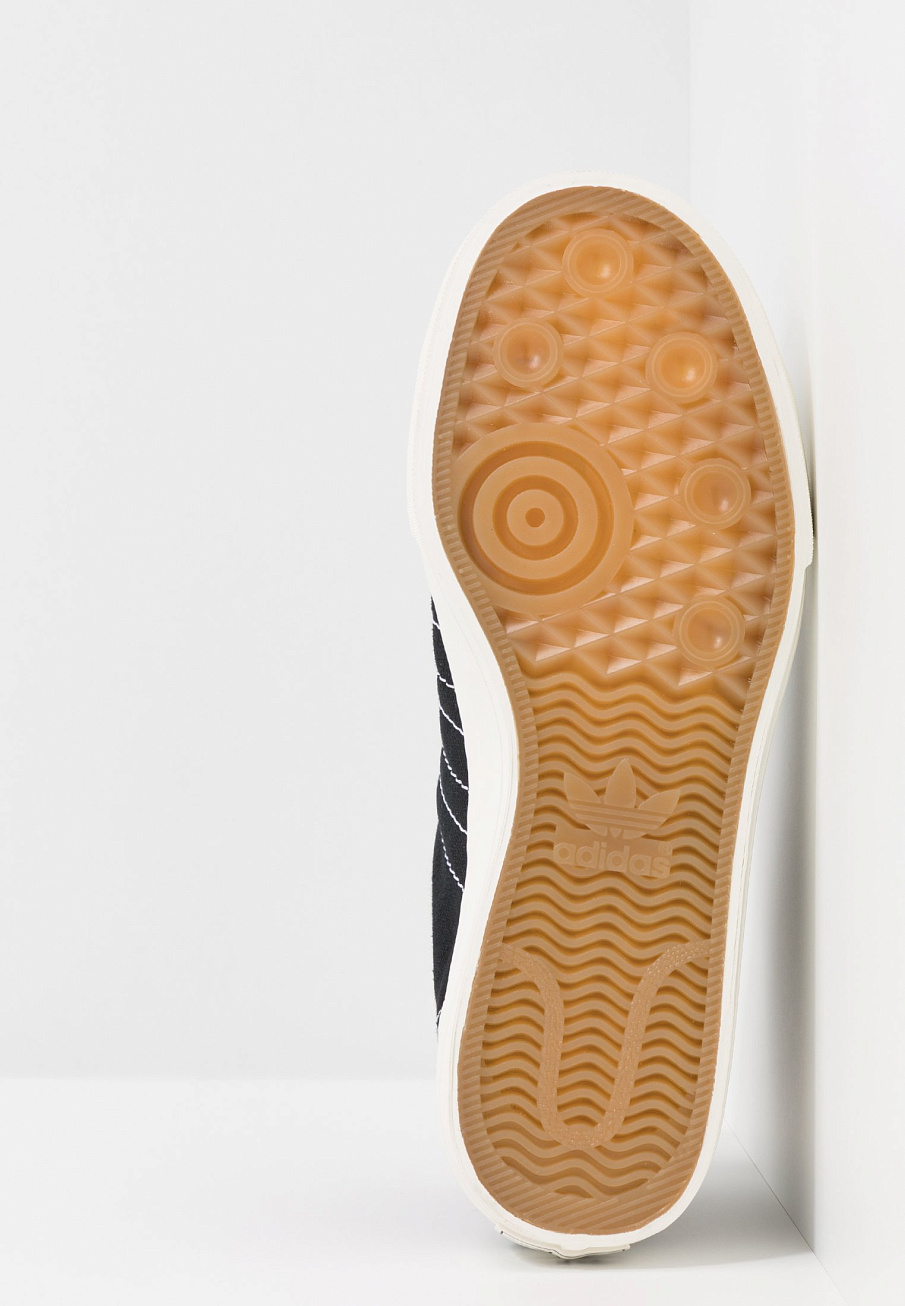 Фото № 5 с приближением к товару «‎Adidas Nizza »